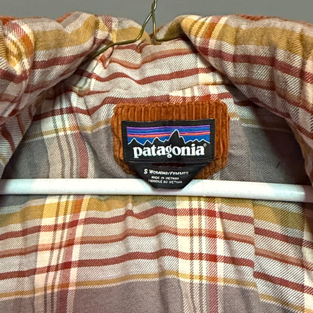 Patagonia Orange Corduroy Quilted Puffer Jacket - Women’s - Picture 2 of 4